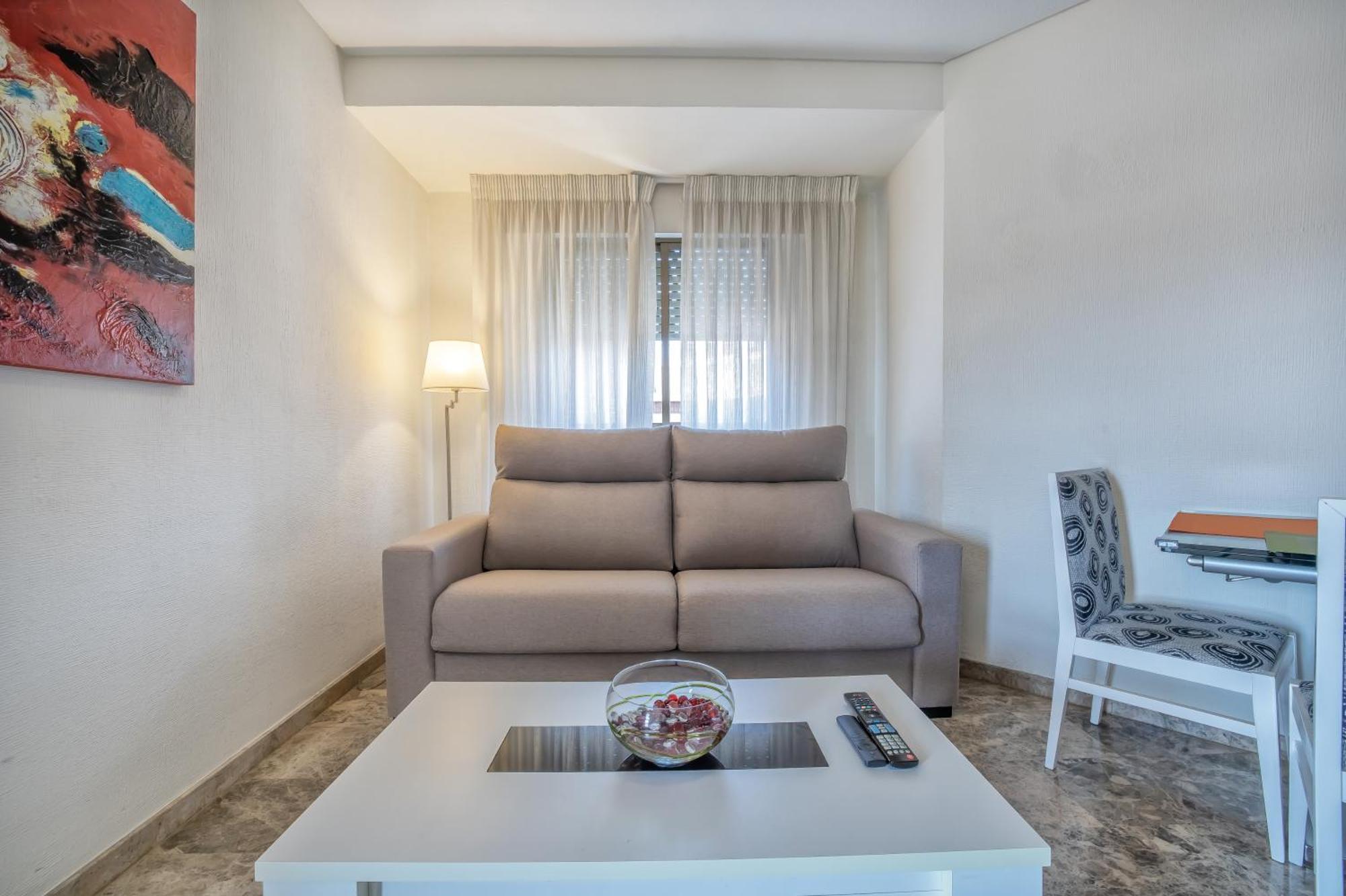 R & T Cordoba Center Apartamentos - Parking Экстерьер фото