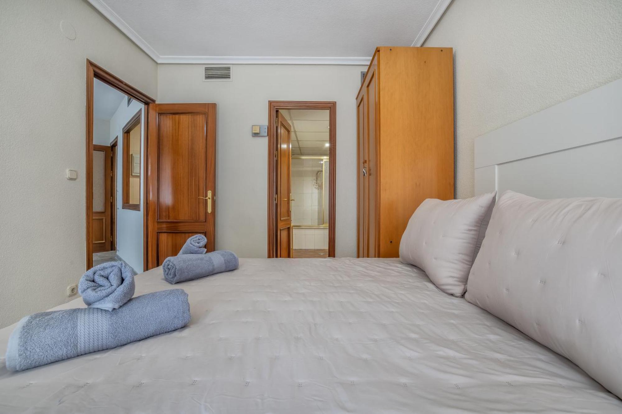 R & T Cordoba Center Apartamentos - Parking Экстерьер фото